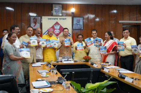 मुख्यमंत्री श्री पुष्कर सिंह धामी ने गुरूवार को सचिवालय में ‘‘हमारी विरासत एवं विभूतियां’’ पुस्तक का विमोचन किया